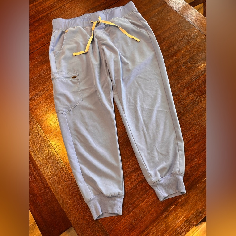 FIGS Joggers size large petite